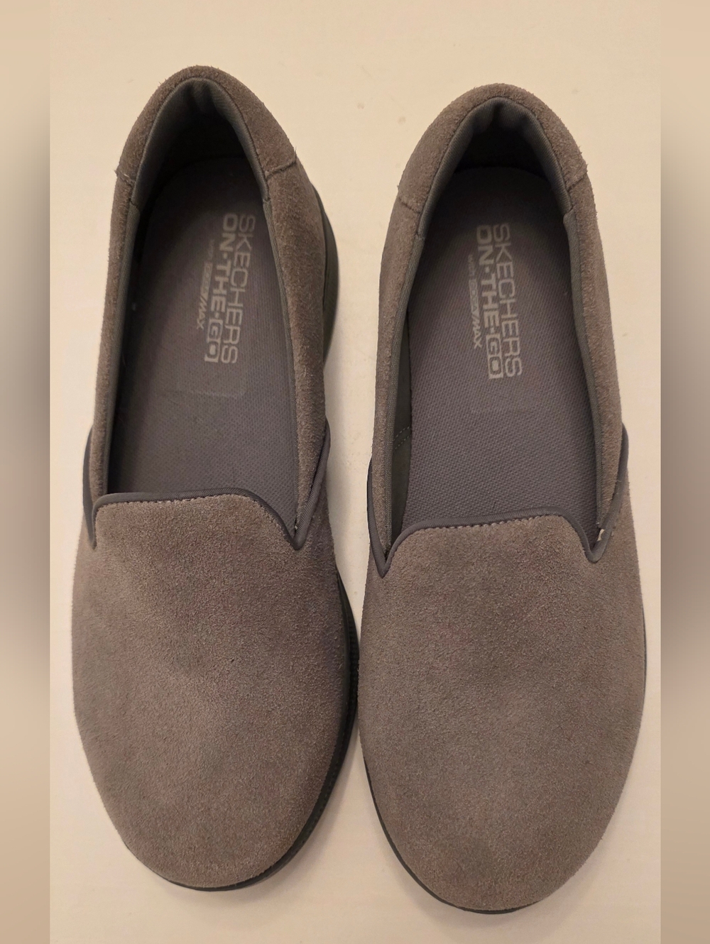 NWOT Skechers Women's Gray Slip-On Casual Shoes - On the Go Comfort ~ Size 8